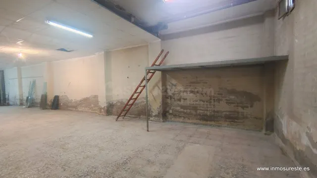 Local comercial a la venta en Orihuela, cerca de la Plaza de - foto 5