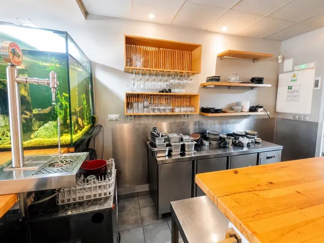 TRASPASO RESTAURANTE EN AVENIDA LAS PALMERAS — 2