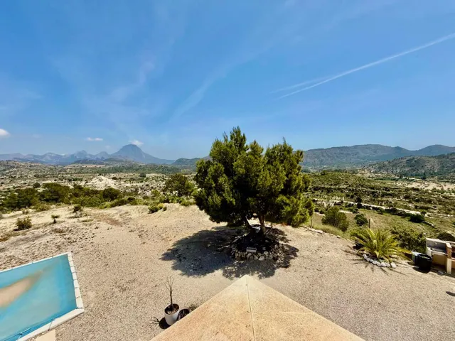 ESPECTACULAR VILLA DE LUJO CON PISCINA PRIVADA Y VISTAS AL PAISAJE EN RELLEU — 43