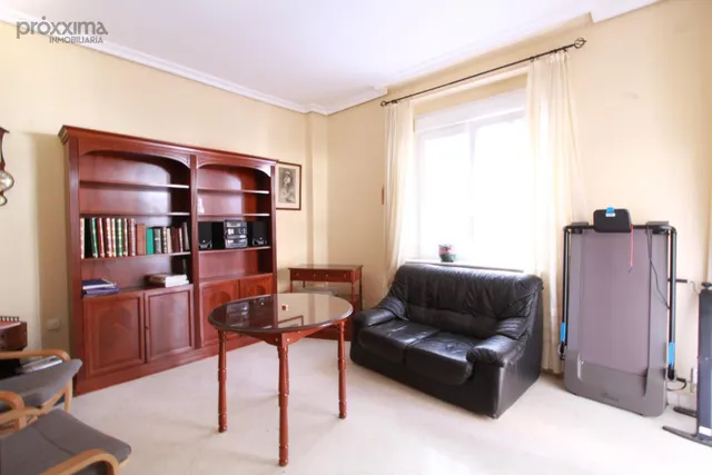 Vivienda con amplia terraza y grandes posibilidades en Los Remedios — 9