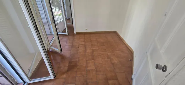 Alquiler de Piso Exterior en Trafalgar con Balcones y Terraza — 23