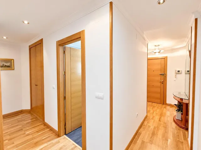 Amplio apartamento en el centro, con patio privado, garaje y trastero — 17