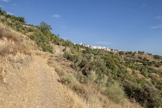 Terreno en Venta en la Alpujarra, Cañar: Oportunidad Única en Entorno Rural Encantador — 7