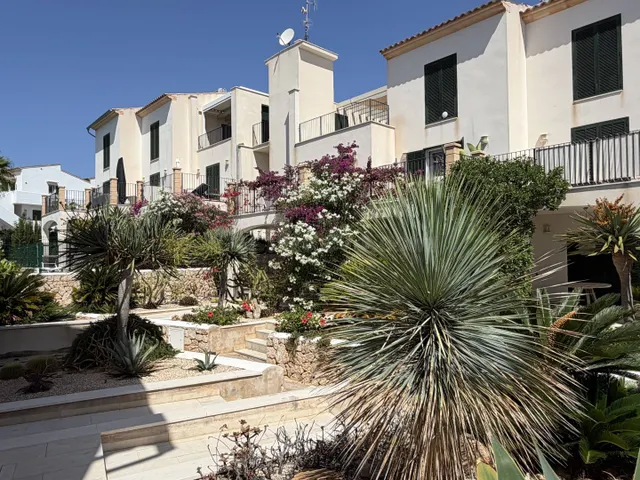 Exclusivo ático con terraza privada, vistas al mar y piscina - foto 3