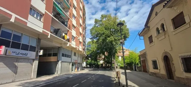 4 habitaciones, tranquilidad y parking propio, a 5 minutos a