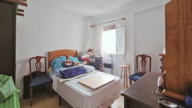 ¡TU NUEVO PROYECTO TE ESPERA EN MÁLAGA!  PISO CON TERRAZA Y MUCHÍSIMO POTENCIAL — 24