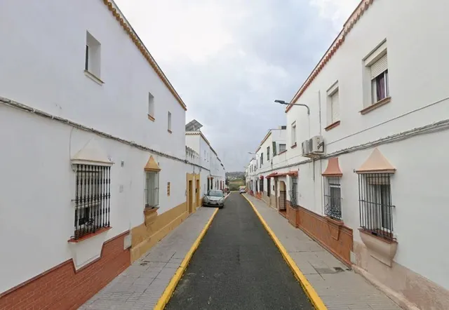 Venta de Casa adosada sin posesión en San Juan de Aznalfarac