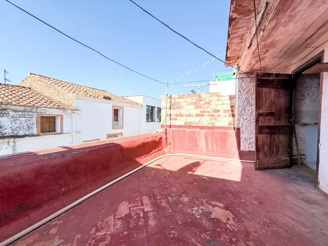 GRAN CASA DE PUEBLO CON MÚLTIPLES ESTANCIAS Y TERRAZAS EN VE - foto 2