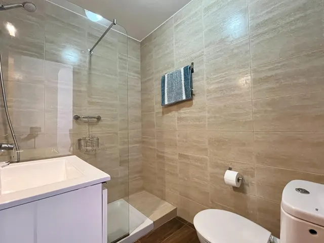 APARTAMENTO VACACIONAL, PRIMERA LÍNEA DE PLAYA VFT/MA/59241 / NRUA: ESFCTU0000290390001575010000000000000000VUT/MA/592416 — 27