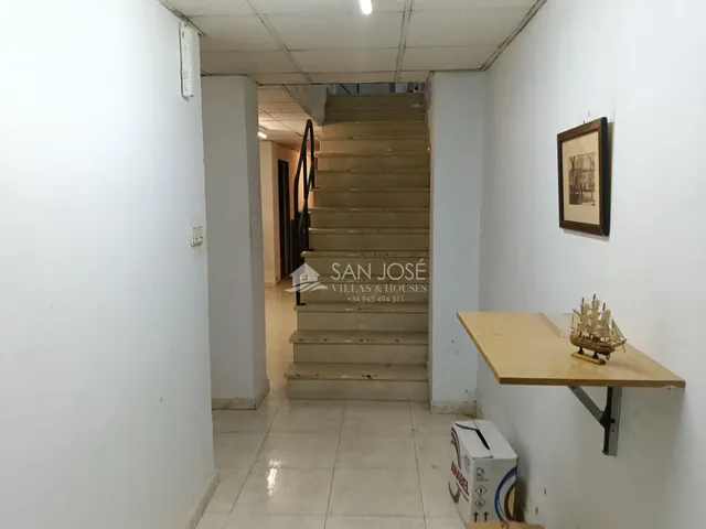 Se vende local comercial con sotano preparado para supermercado en buena zona de Aspe — 37