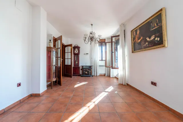 ¡¡ Impresionante chalet dividido en dos viviendas con piscina y zona ajardinadas !! — 6