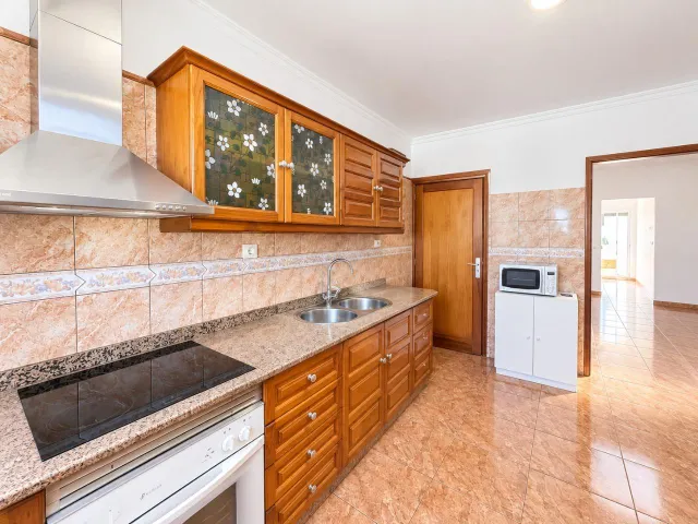 Vivienda de cuatro dormitorios con balcón en Arucas - Santidad — 34