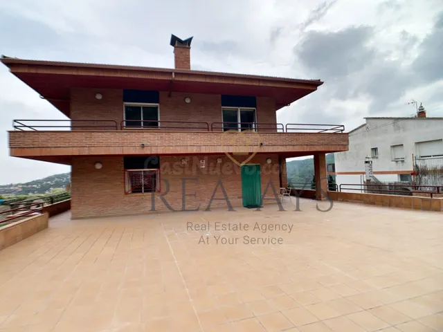 Chalet alto standing, 2 viviendas independientes de 115m2 ca
