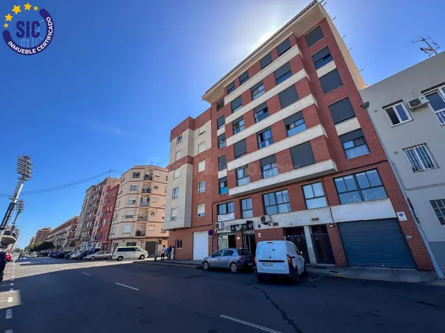 Piso de 2 habitaciones, garaje y trastero en la zona Norte de Castellón frente al estadio Castalia — 3