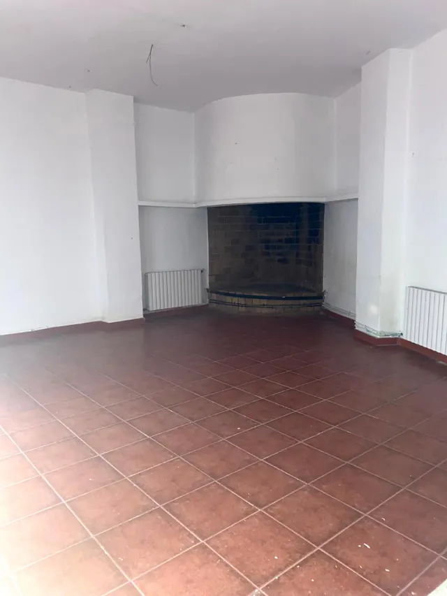 CASA CON MUHAS POSIBILIDADES CERCA DE LA PLAZA DE LA CONCEPCIÓN — 7