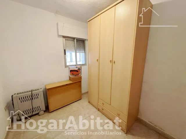 Chalet en residencial con  garaje y terraza, todo amueblado — 19