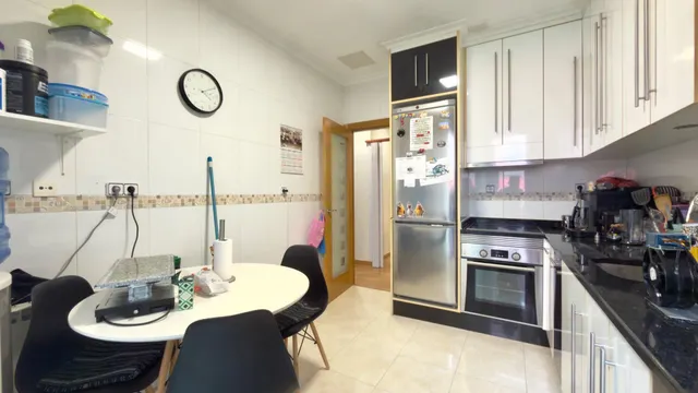 Piso de 3 habitaciones con Garaje y Trastero - ¡Oportunidad en Zona cerca del Centro! — 12