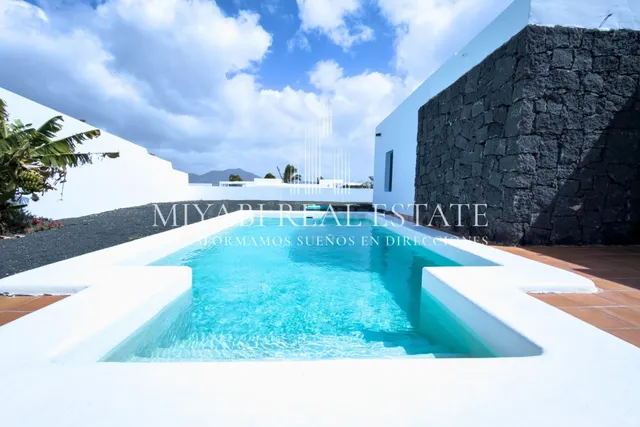 Bungalow con piscina y estudio independiente en Playa Blanca - foto 2