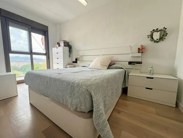 Piso de 3 dormitorios y 2 baños con terraza, piscina y garaje cerrado en La Ermita, Algeciras — 10
