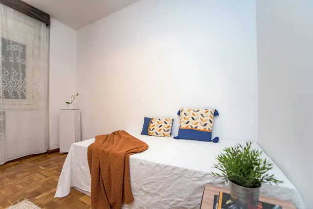 Piso en travesía Bayona 4, Pamplona — 24