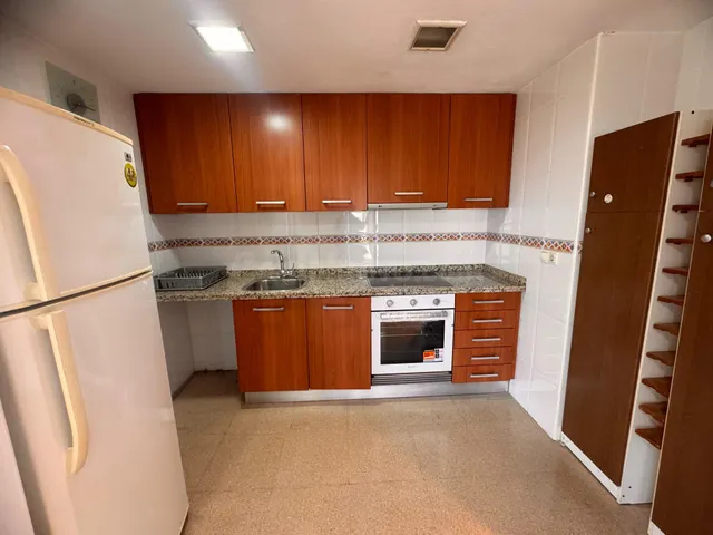VIVIENDA DE ALQUILER PLAZA LA VIÑA !!!! — 4