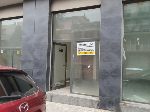 LOCAL COMERCIAL EN VENDA A IGUALADA - BARRI DE LES FLORS — 10