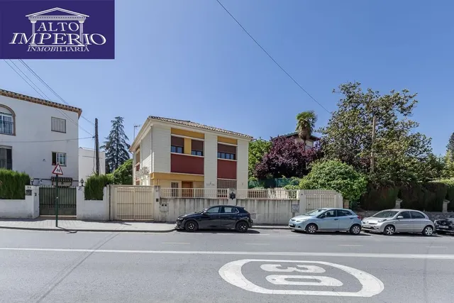 Chalet Exclusivo en Camino Bajo de Huétor — 36