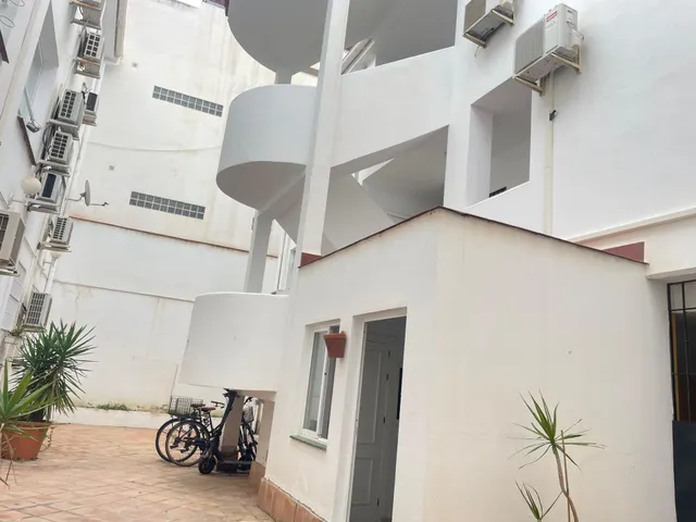 ¡ALQUILER DE APARTAMENTO EN EL CORAZÓN DEL CASCO ANTIGUO DE MÁLAGA! — 21
