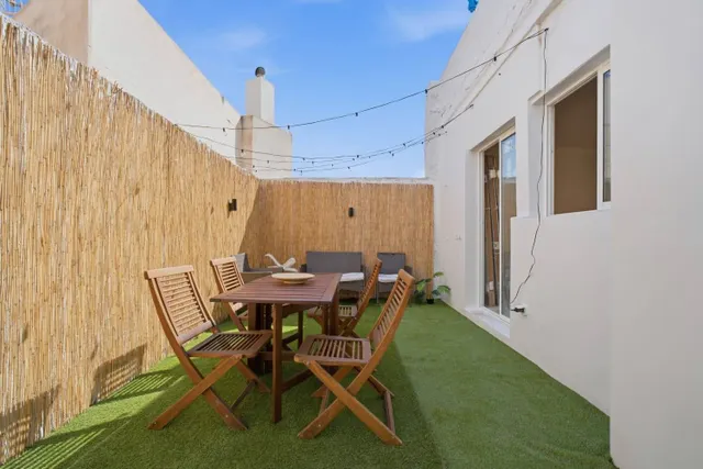 Exclusiva casa andaluza reformada en el casco histórico de Salobreña con patio, dos terrazas y vistas a Sierra Nevada — 10