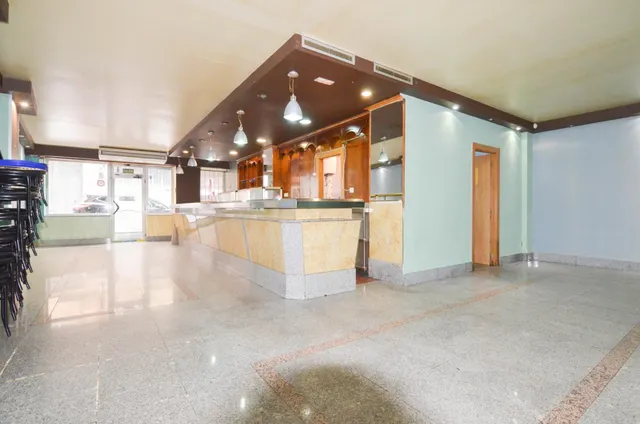 Urbis te ofrece un local en venta en zona Vidal, Salamanca. — 3