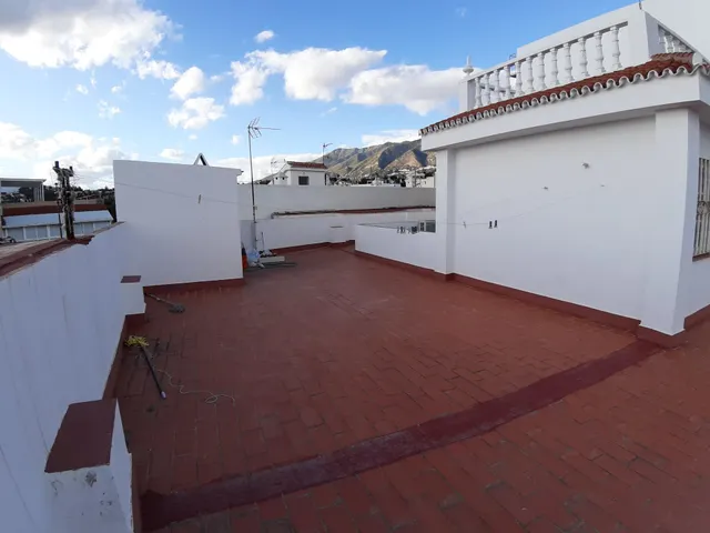 CASA MUY AMPLIA DE 4 DORMITORIOS LISTA PARA ENTRAR A VIVIR ( LAS LAGUNAS) — 47