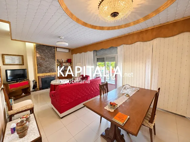 ESTUPENDA CASA ADOSADA CON GARAJE PRIVADO A LA VENTA EN ENGU - foto 4