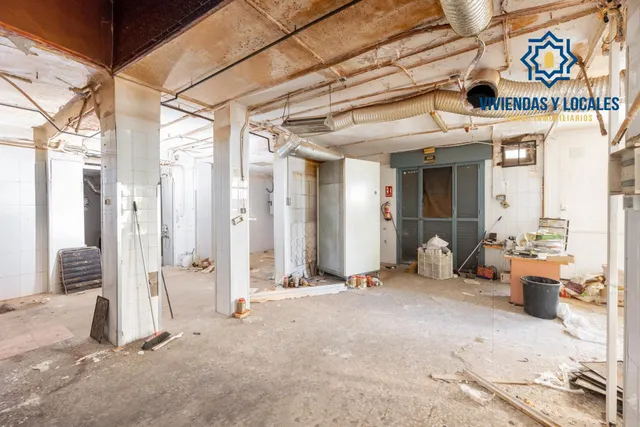 Local + vivienda en Avda. Cadiz — 40