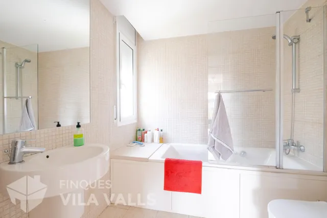 Chalet con piscina y 6 habitaciones en Can Regasol — 34