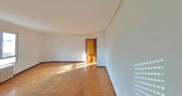 ESTUPENDO PISO EN TROBAJO DEL CAMINO — 2