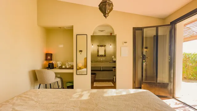 Hotel 13 habitaciones 999m² en venta - South of spain — 41