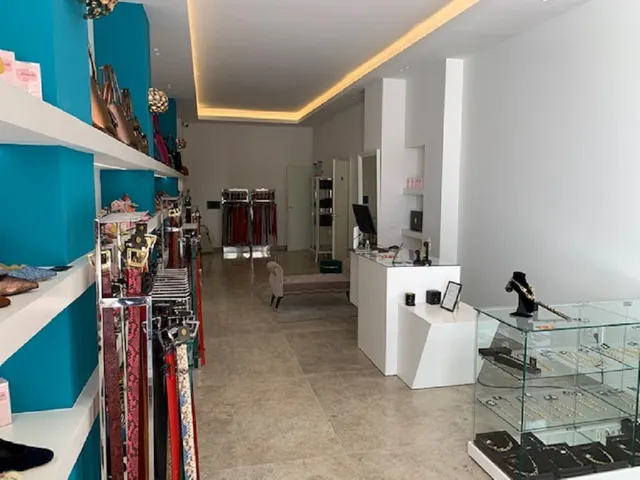 Local comercial 243m² en venta - Marbella — 6