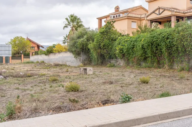 VENTA DE PARCELA EN LA URBANIZACIÓN CAÑADAS DEL PARQUE — 41
