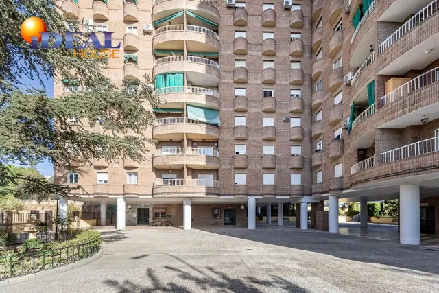 PISO CON GARAJE EN AV. PULIANAS — 30