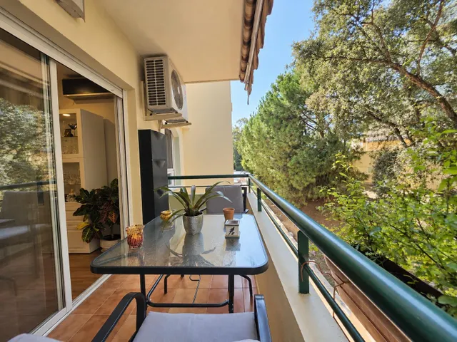 Piso reformado de 3 dormitorios con garaje y piscina en El Pinar, Torremolinos — 25