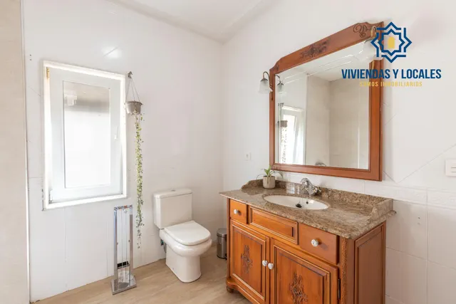 Casa en esquina en venta en Las Gabias — 36