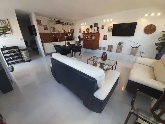 Hermosa villa con dos apartamentos separados y un estudo — 18