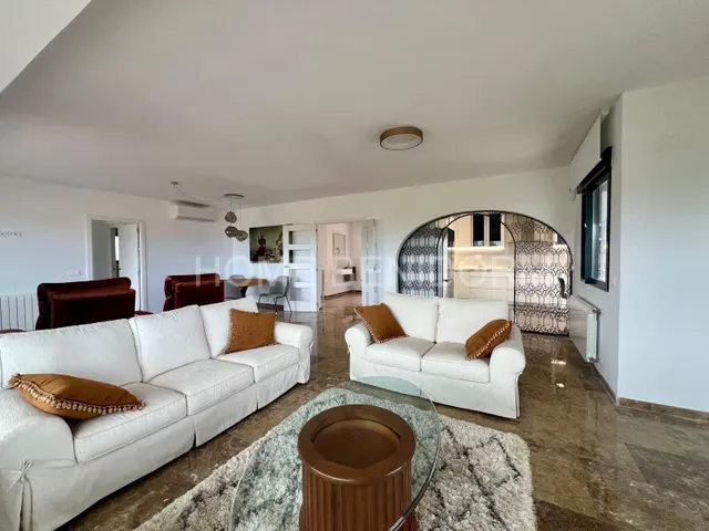 CHALET INDEPENDIENTE COMPLETAMENTE REFORMADO CON PISCINA, GARAJE Y VISTAS DESPEJADAS — 39