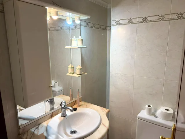Se vende tercer piso con ascensor en la zona de Ciudad Jardín en Cartagena. — 10