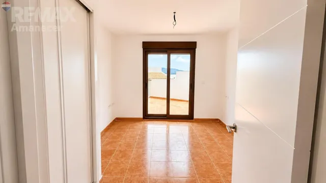 CHALET PAREADO A ESTRENAR — 15