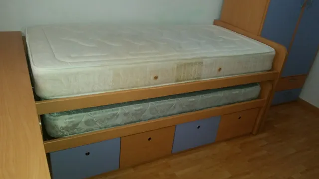Vivienda de 120 metros más bar de 80 metros.
San Pedro. — 35