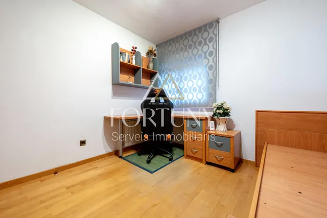 Casa adosada en venta en Passatge de Montbrió del Camp, Reus. — 30