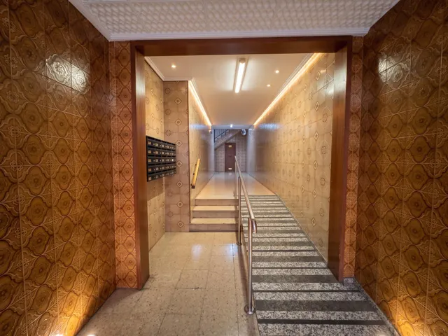 ÁTICO EXTERIOR CON TERRAZA, LUZ NATURAL Y PRIVACIDAD EN L’HOSPITALET — 26