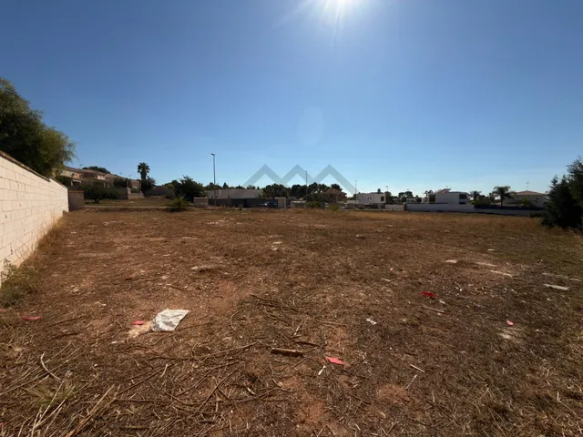 PARCELA URBANA DE 696 m2 EN MONTE COLORADO — CREA EL CHALET QUE IMAGINAS — 27