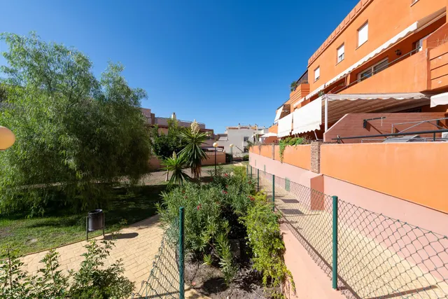 Piso 1 habitación 70m² en venta - Almayate Bajo — 24
